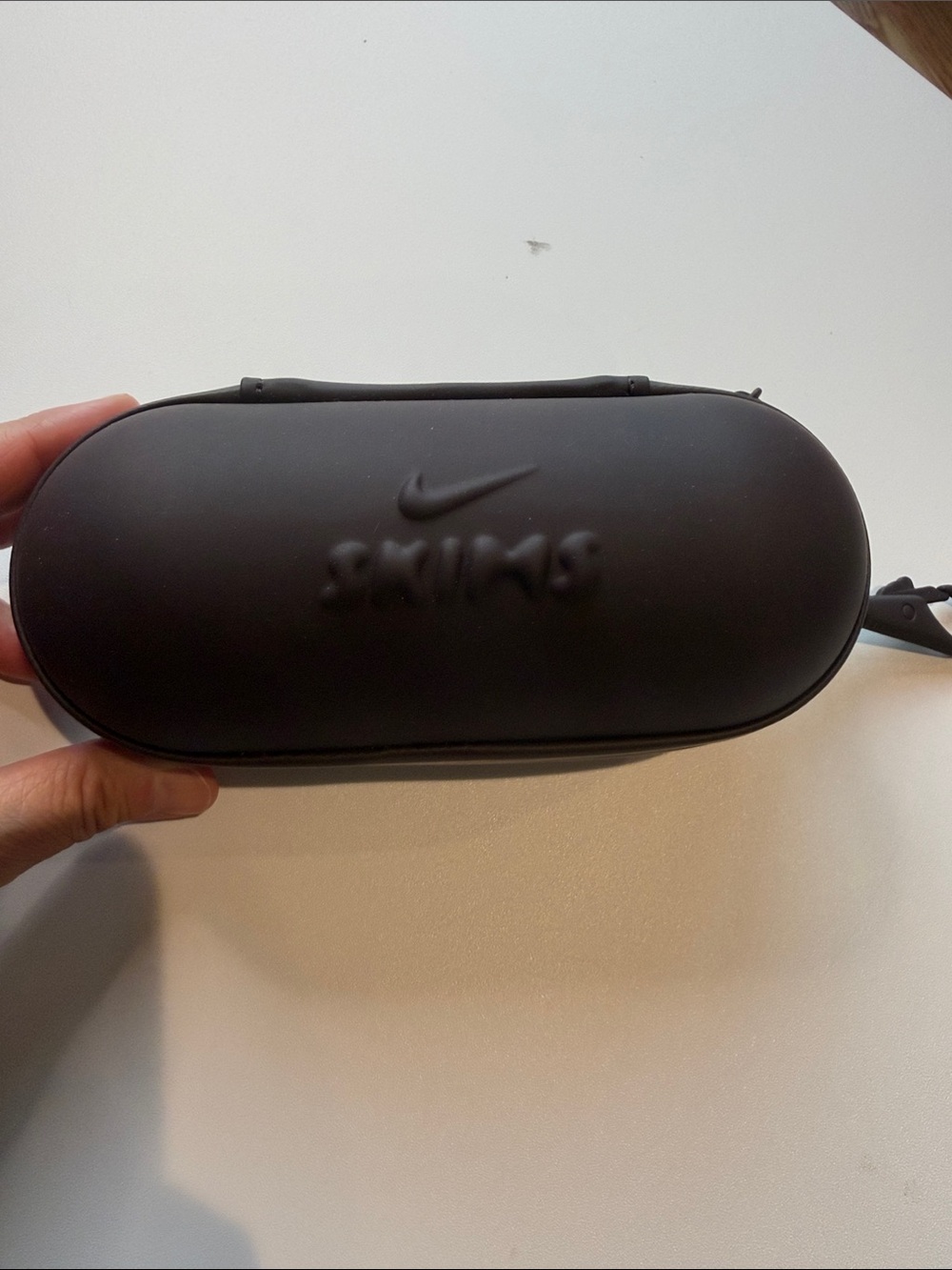 Skims Hardshell Glasses Case